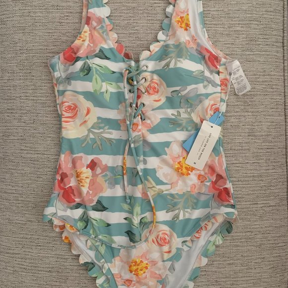 New Cupshe Floral and Striped Scalloped One Piece Swimsuit - Picture 4 of 5